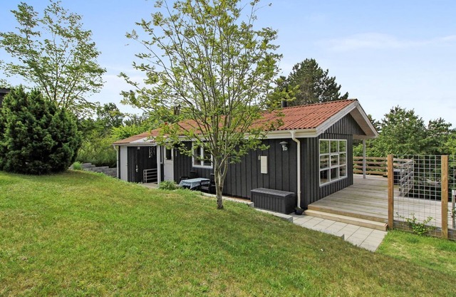 "Safir" - 800m from the sea by Interhome