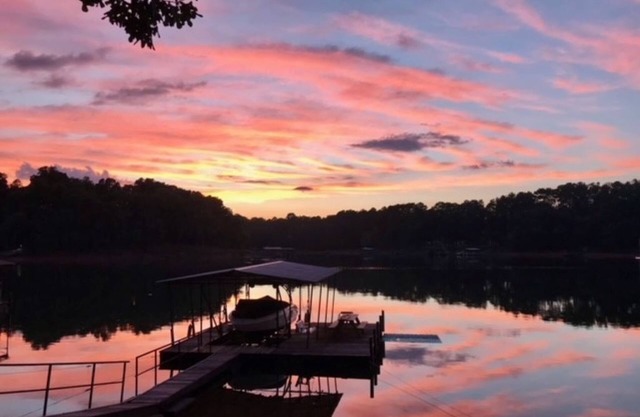 Sailgate Escape/Lake Hartwell/Gorgeous Sunset Views/16mi to Clemson