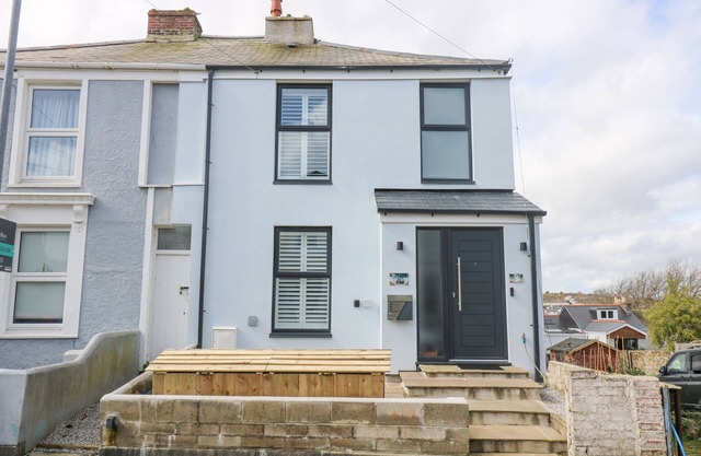 SAILORS, family friendly, character holiday cottage in Falmouth