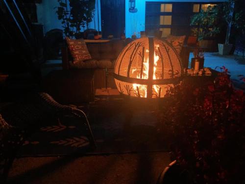 SALE! Brick City Bungalow 20 mins from NYC!
