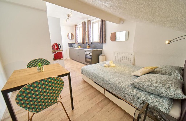 Salengro, Cosy Studio - Gauche