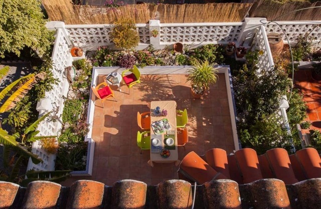 Salobreña: House with garden, free WiFi at 40m. from the beach