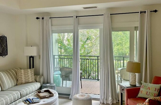 Salt Air Villas 208 Stunning efficiency condo