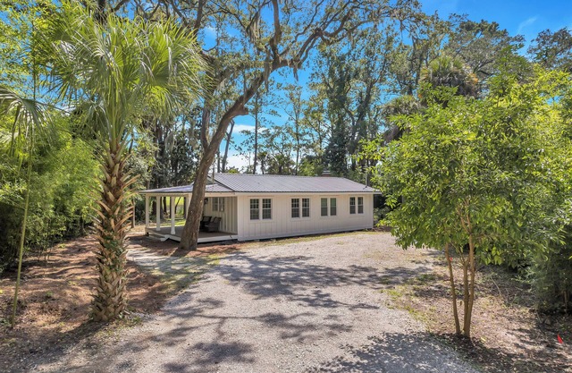 Salt Marsh Retreat - 4 Bedrooms 3 Bathrooms - Marsh Views