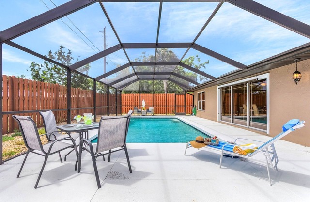 Saltwater Pool, Pet Friendly, Grill and Picnic Table - A Time for Paws - Roelens Vacations