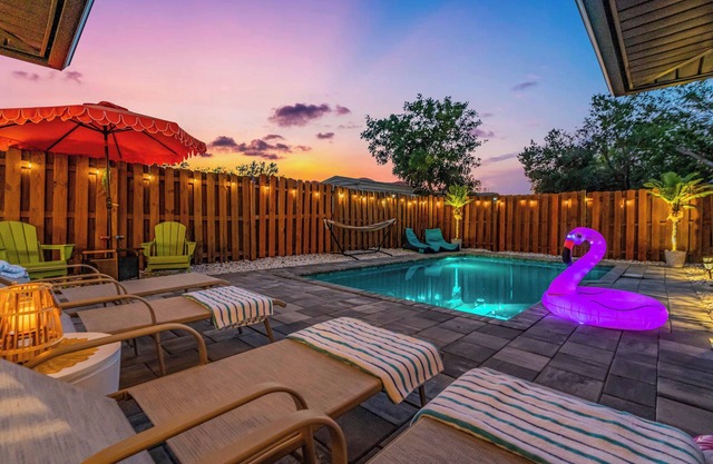 Saltwater Siesta 4BD Saltwater Pool Home near Beaches w/Game Room & Arcade