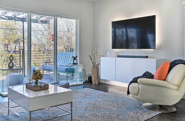 San Antonio Home w/ Rooftop Patio & Views!