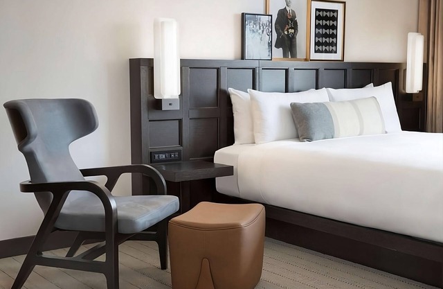 San Francisco Skyline Views! Pet-friendly Stay!