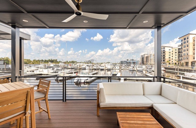 Sanctuary at The Cove - Downtown - Nextdoor to Wilm Convention Center