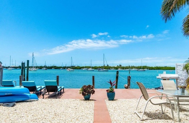 Sanctuary Bay~ Open Harbor Views, near Sombrero