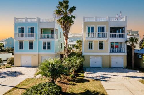Sand Dune Sea Shell by AvantStay Gorgeous 2 Home Rental w 12 BRs