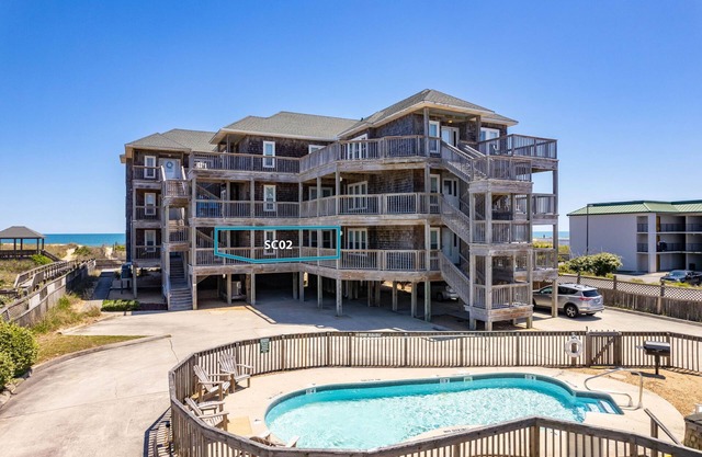 Sand Flee: Oceanfront condo, first level, awesome ocean views, community pool