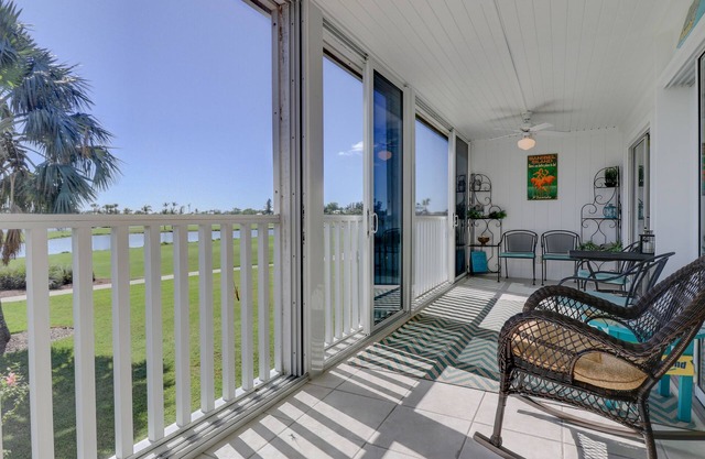 Sandcastle Shores: Quiet Retreat, Golf & Lake View