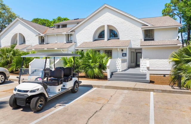 Sandestin Resort -Bay View Beach Cottage- Pool-Gym-Golf Cart Included!