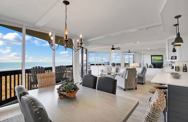 Sandpiper Condominiums 304, Panoramic Gulf Views w/direct access to Mustang Island/Port A beaches.