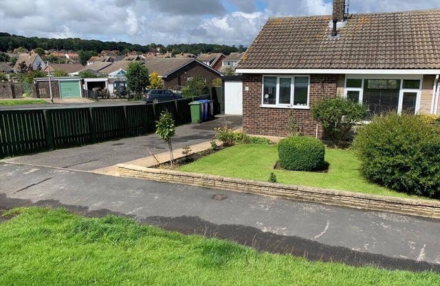Sands Lane Retreat - Cozy Bungalow in Hunmanby