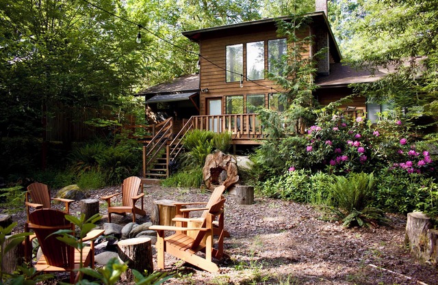 Sandy Cheeks: River Access, Hot Tub, BBQ, Fire Pit