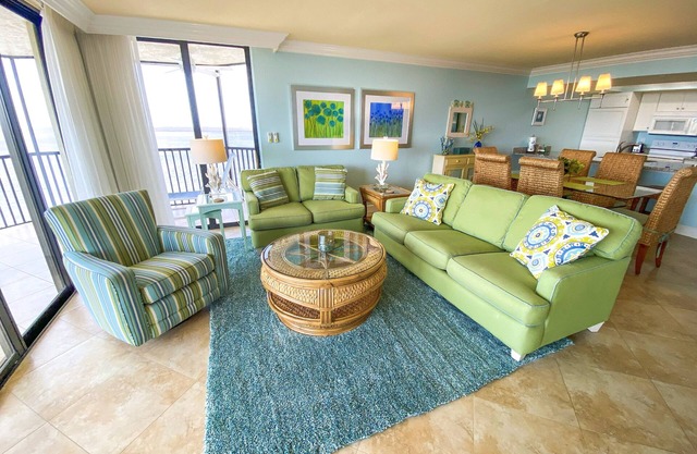 Sanibel Harbour 611:Private beachfront condo with wrap-around lanai-activities abound nearby!