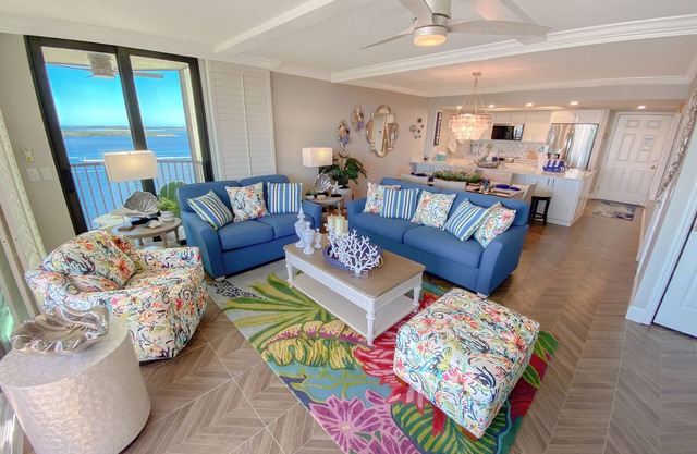 Sanibel Harbour Resort Harbour Tower 1011: Private beach retreat with gulf coast sunset views
