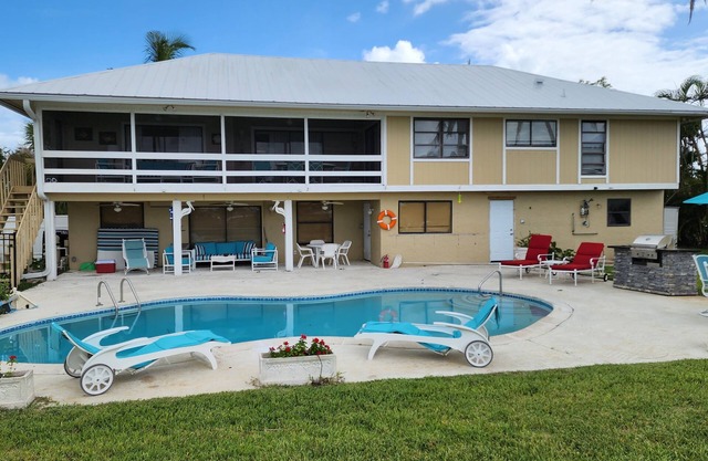 SANIBEL SUN CASTLE - Splendid home, great location, heated pool, bike to beach