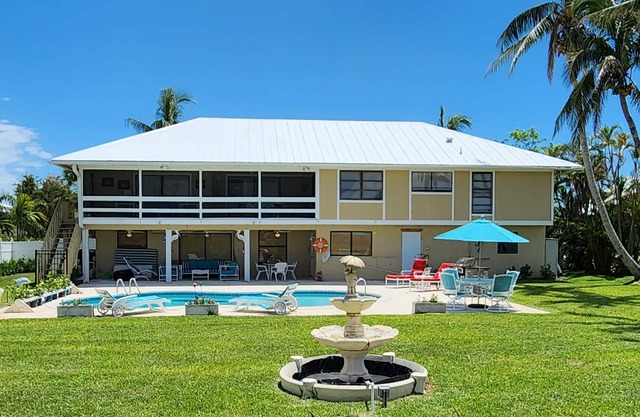 SANIBEL SUN CASTLE - Splendid home, great location, heated pool, bike to beach
