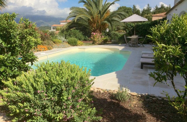 Santa Paola charming guest room, swimming pool, mountain view, Ajaccio