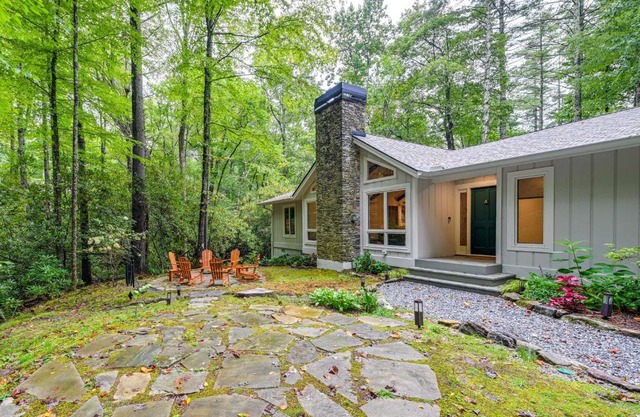 Sapphire Home with Fireplace Near Skiing and Hiking!