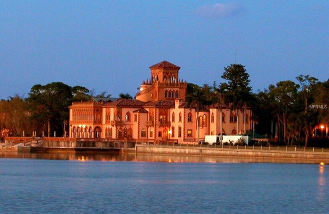 Sarasota Downtown All Inclusive Town house !!!