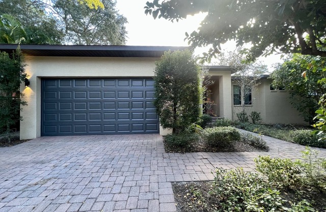 Sarasota Modern Home minutes to Siesta & Downtown