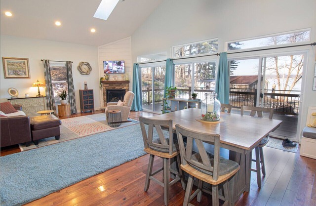 Saratoga Lakeside Retreat
