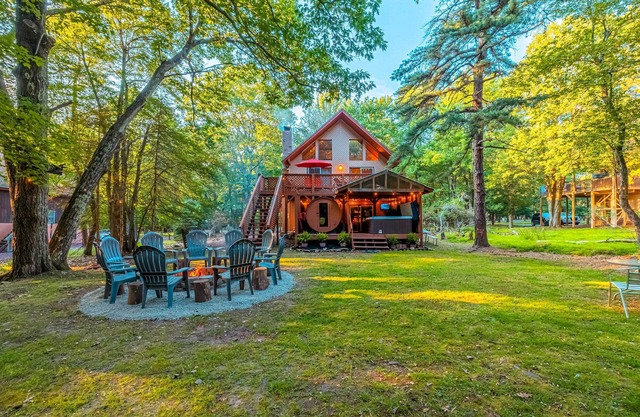 Sauna & 2-Story Deck: Luxe Poconos Chalet