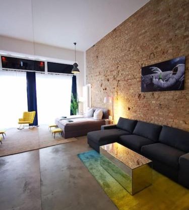 SC 00 LOFT by ROCKCHAIR Apartments l SUPERHOST Status l Unique & Style Loft 205 sqm 2 Floors Tablefootball Tabletennis 3 Bathrooms Boxspringbeds welcomes you!