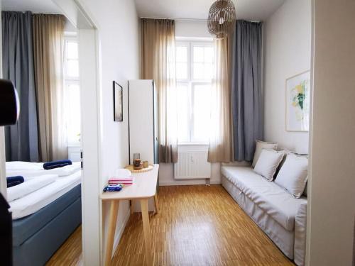 SC 07 by ROCKCHAIR Apartments l SUPERHOST Status l 2,5 Bedrooms Boxspringbeds Balcony Elevator welcomes you!