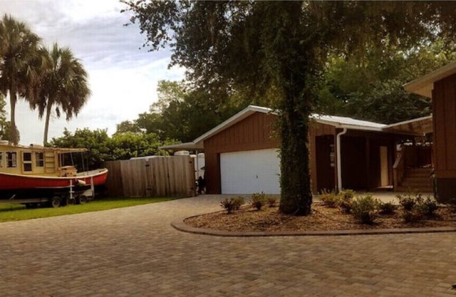 Scallop Hut - Old Homosassa