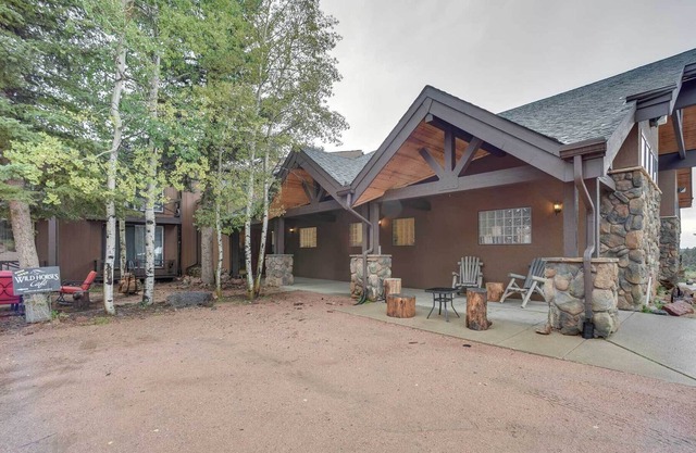 Scenic 'Dawn of Hope Ranch' Lodge w/ Zipline!