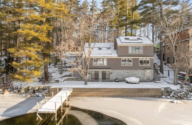Scenic LAKEFRONT 5BR~Dock, Trail, Kayaks + Firepit