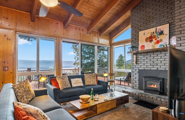 Scenic North Shore Stay w/Games, Near Snow Summit | Lakeview Lodge by AvantStay