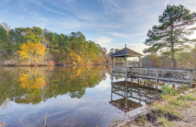 Scenic Studio w/Dock Access in Fayetteville!