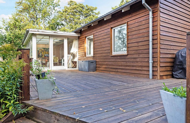 Scenic summer house 600 meters from sandy beach