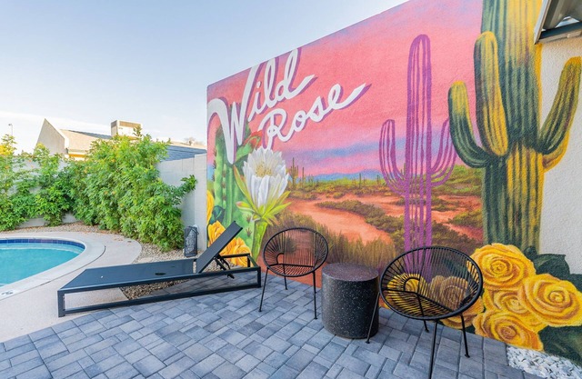 Scottsdale/4BR/Heated Pool/Patio/Foosball/Pong/Dogs/8 minutes to Old Town!