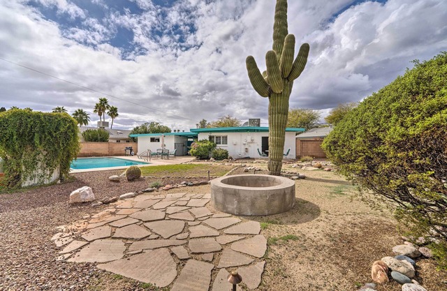 Scottsdale Getaway w/Pool: Walk to Old Town!