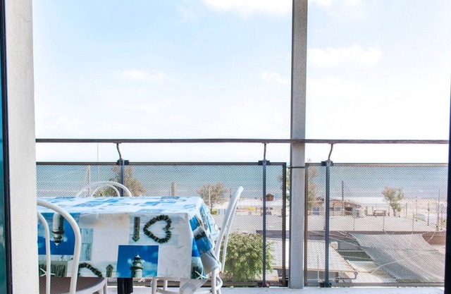 SE001 - Senigallia, one bedroom apartment on the sea with beach