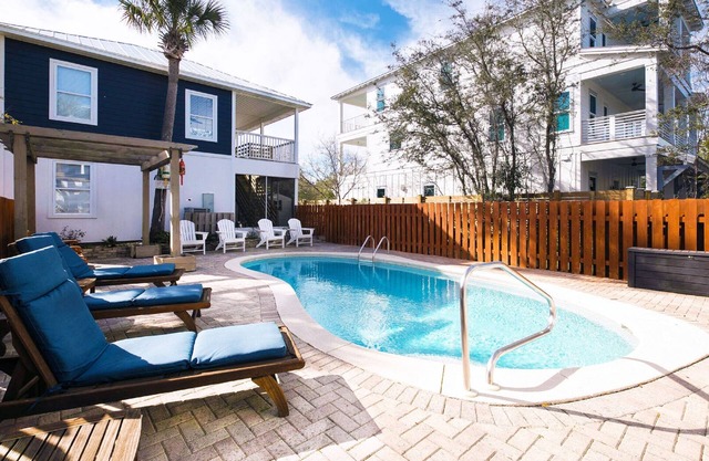 Sea Breeze! Next to Rosemary Beach, private pool, 5BR sleeps 14.