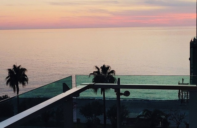 SEA FRONT RESIDENCE "Luxury Residence" Large Studio Apt.