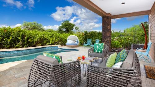 SEA GLASS Stunning 3BR KaMilo Home with Heated Pool and Best View