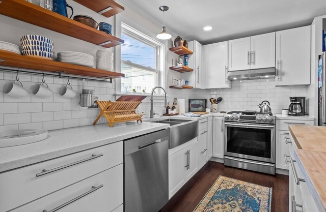 Sea La Vie 3 Bedroom Home by RedAwning