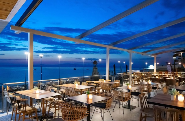 Sea Level Hotel