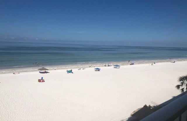 Sea Oats #401 - Beautiful 2 Bed/2 Bath Ocean Front Corner Unit - Prime Location!