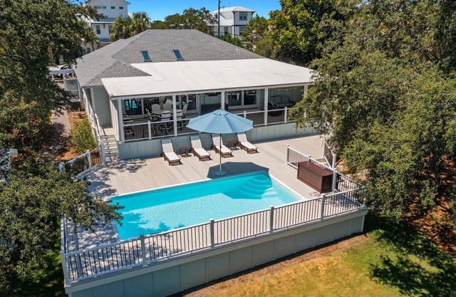 Sea-Renity - Lakefront Home with Private Pool & Water Views