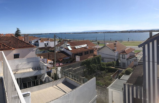 Sea Ria - T4 Breathtaking Views & Central Location
